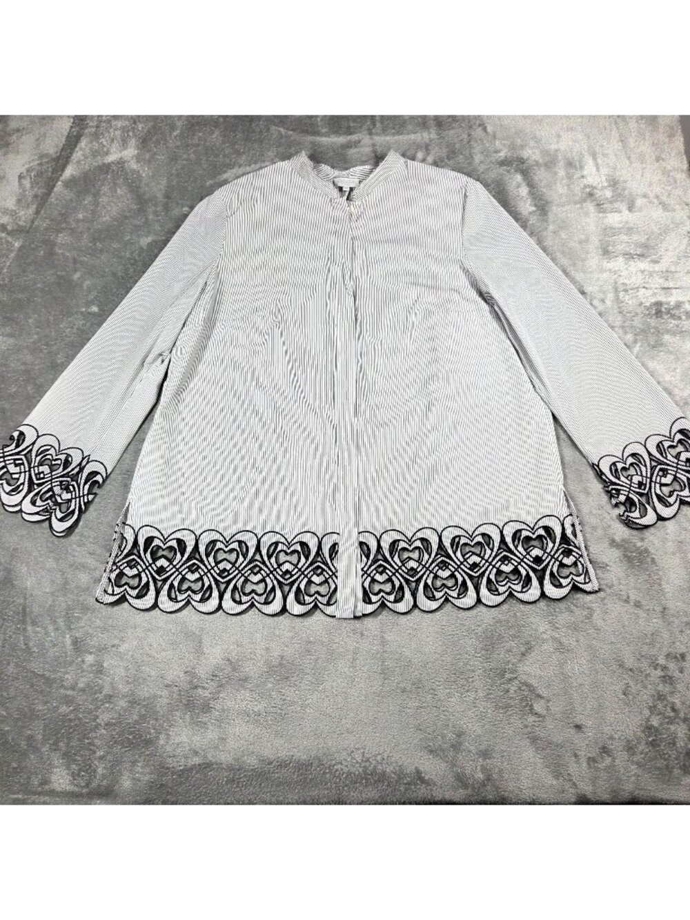 Escada Sport Top Womens 44 XL White Striped Heart Cut Out Tunic Blouse Feminine